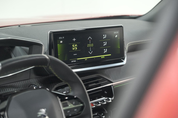 Peugeot 2008 PureTech 130 GT Pack | Panoramadak | Camera | Adaptieve Cruise Control | Stoelverwarming