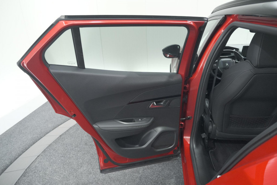 Peugeot 2008 PureTech 130 GT Pack | Panoramadak | Camera | Adaptieve Cruise Control | Stoelverwarming