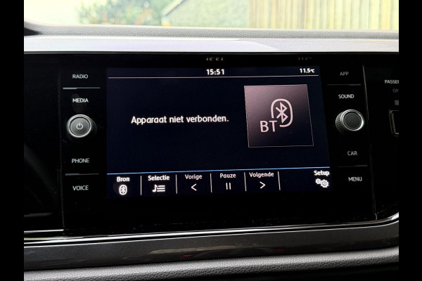 Volkswagen Polo 1.0 TSI R-line | Half leer | Sportstoelen | Airconditioning | Adaptieve cruise control | Trekhaak | Getint glas | Apple CarPlay