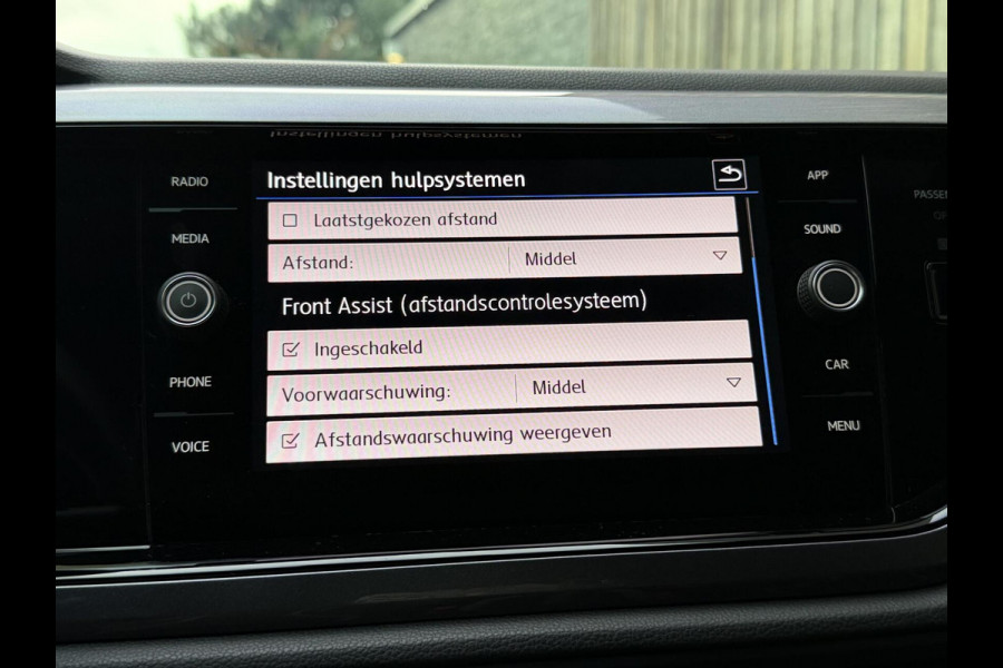 Volkswagen Polo 1.0 TSI R-line | Half leer | Sportstoelen | Airconditioning | Adaptieve cruise control | Trekhaak | Getint glas | Apple CarPlay