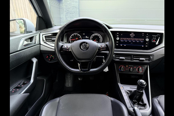 Volkswagen Polo 1.0 TSI R-line | Half leer | Sportstoelen | Airconditioning | Adaptieve cruise control | Trekhaak | Getint glas | Apple CarPlay