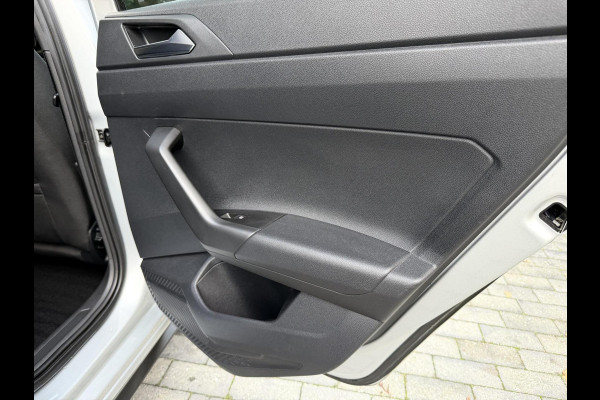 Volkswagen Polo 1.0 TSI R-line | Half leer | Sportstoelen | Airconditioning | Adaptieve cruise control | Trekhaak | Getint glas | Apple CarPlay