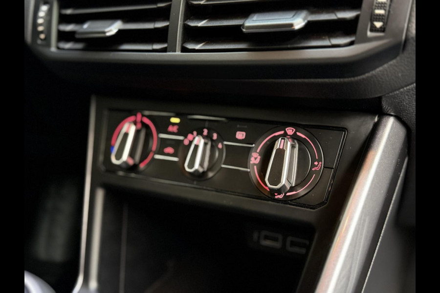 Volkswagen Polo 1.0 TSI R-line | Half leer | Sportstoelen | Airconditioning | Adaptieve cruise control | Trekhaak | Getint glas | Apple CarPlay