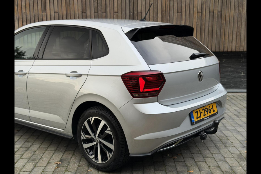 Volkswagen Polo 1.0 TSI R-line | Half leer | Sportstoelen | Airconditioning | Adaptieve cruise control | Trekhaak | Getint glas | Apple CarPlay