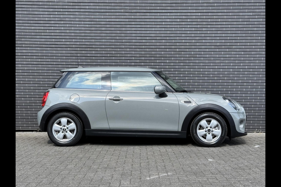 MINI Hatchback Cooper 3 deurs / Airconditioning / Elektrisch Pakket / DAB / 15 Inch / Chrome Line