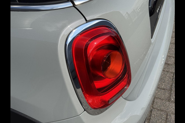 MINI Hatchback Cooper 3 deurs / Airconditioning / Elektrisch Pakket / DAB / 15 Inch / Chrome Line