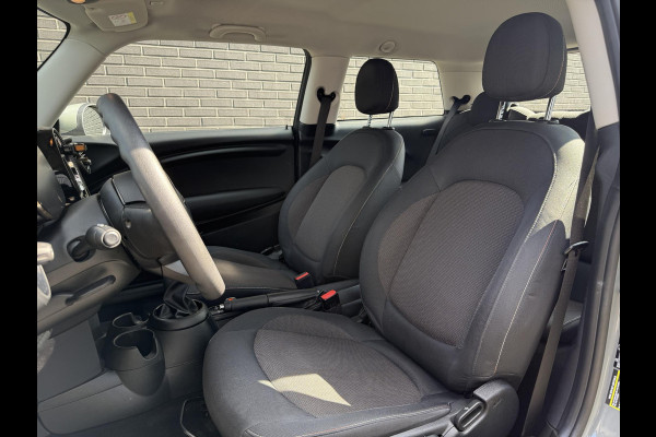 MINI Hatchback Cooper 3 deurs / Airconditioning / Elektrisch Pakket / DAB / 15 Inch / Chrome Line