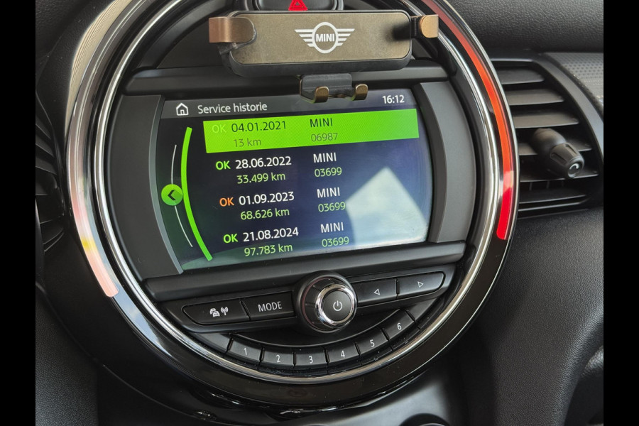 MINI Hatchback Cooper 3 deurs / Airconditioning / Elektrisch Pakket / DAB / 15 Inch / Chrome Line