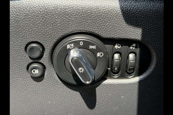 MINI Hatchback Cooper 3 deurs / Airconditioning / Elektrisch Pakket / DAB / 15 Inch / Chrome Line