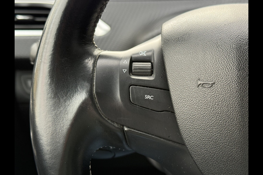 Peugeot 2008 BWJ 2019 | 1.2T 111pk Allure | TREKHAAK | CLIMA | NAVI | PDC | HALF LEER | CARPLAY | CAMERA A |