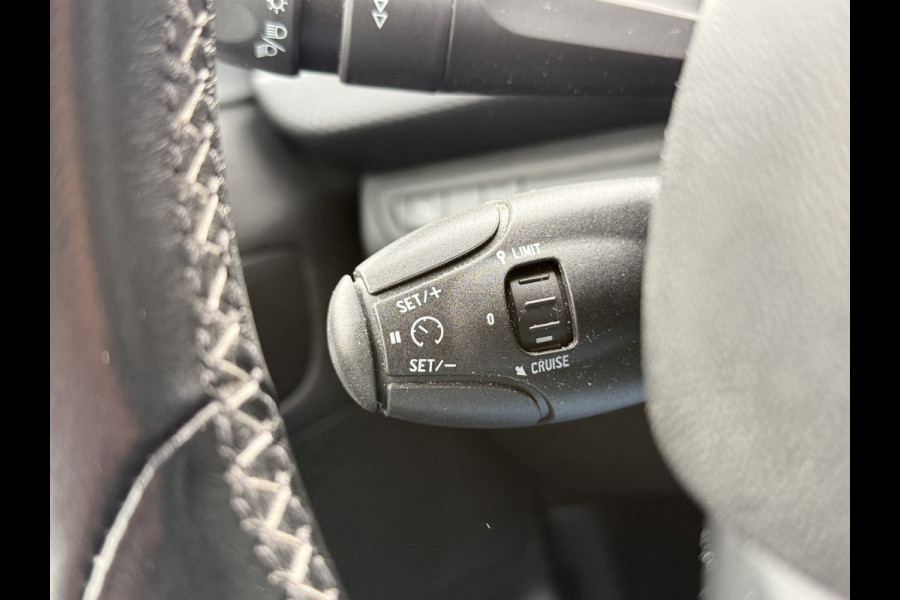 Peugeot 2008 BWJ 2019 | 1.2T 111pk Allure | TREKHAAK | CLIMA | NAVI | PDC | HALF LEER | CARPLAY | CAMERA A |