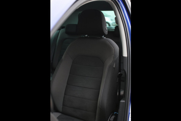 Volkswagen Golf 1.4 TSI Highline R-Line *Virtual*DSG*Massage*Led*