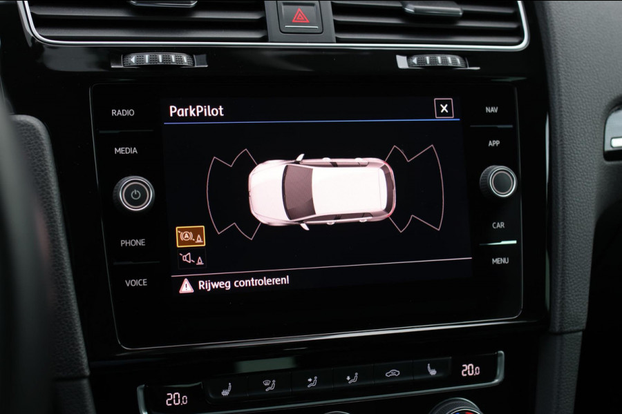 Volkswagen Golf 1.4 TSI Highline R-Line *Virtual*DSG*Massage*Led*