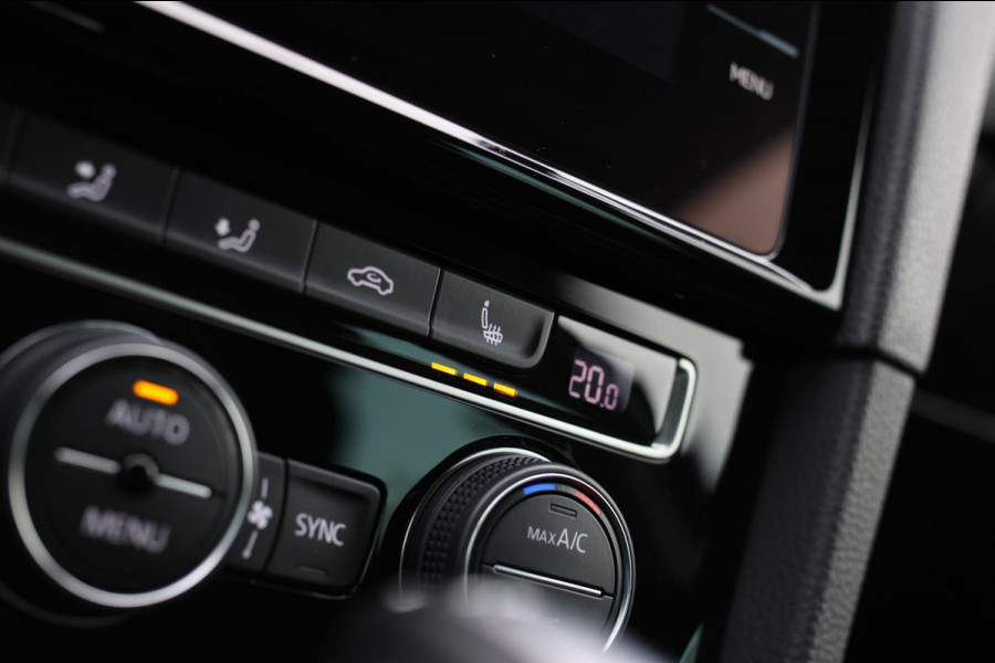 Volkswagen Golf 1.4 TSI Highline R-Line *Virtual*DSG*Massage*Led*