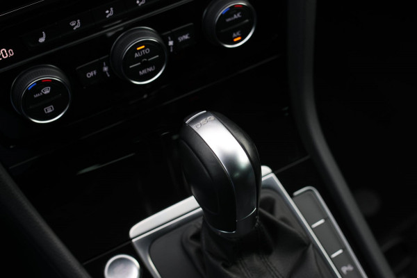 Volkswagen Golf 1.4 TSI Highline R-Line *Virtual*DSG*Massage*Led*