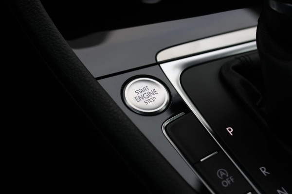 Volkswagen Golf 1.4 TSI Highline R-Line *Virtual*DSG*Massage*Led*