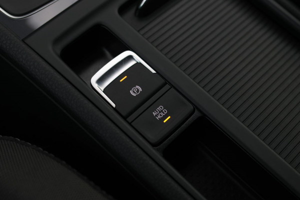 Volkswagen Golf 1.4 TSI Highline R-Line *Virtual*DSG*Massage*Led*