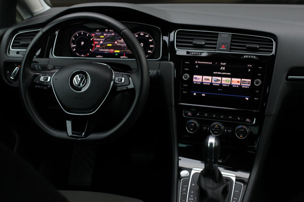 Volkswagen Golf 1.4 TSI Highline R-Line *Virtual*DSG*Massage*Led*