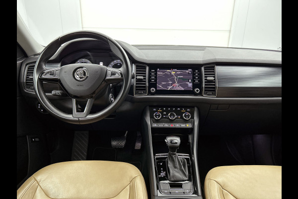 Škoda Kodiaq 1.5 TSI Ambition Business(NL-auto, Dealer OnderH, Trekhaak, Carplay, StoelV V+A, Navi, PDC, Cruise Con, Etc)