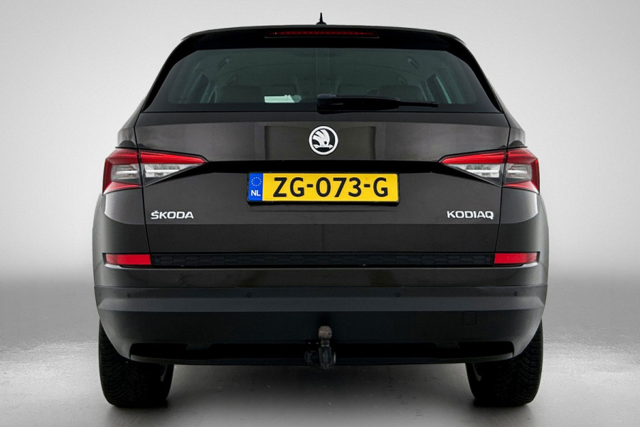 Škoda Kodiaq 1.5 TSI Ambition Business(NL-auto, Dealer OnderH, Trekhaak, Carplay, StoelV V+A, Navi, PDC, Cruise Con, Etc)