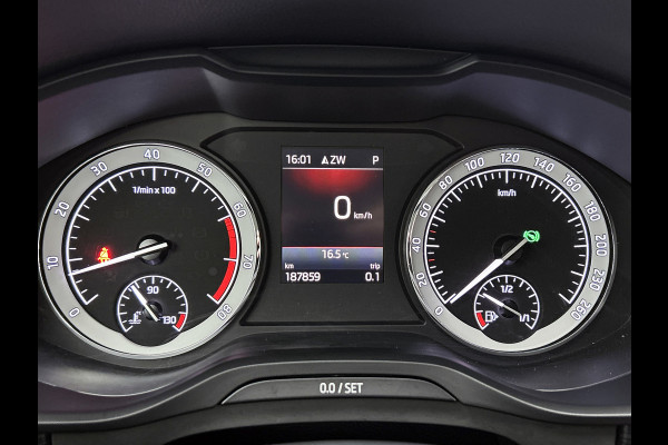 Škoda Kodiaq 1.5 TSI Ambition Business(NL-auto, Dealer OnderH, Trekhaak, Carplay, StoelV V+A, Navi, PDC, Cruise Con, Etc)