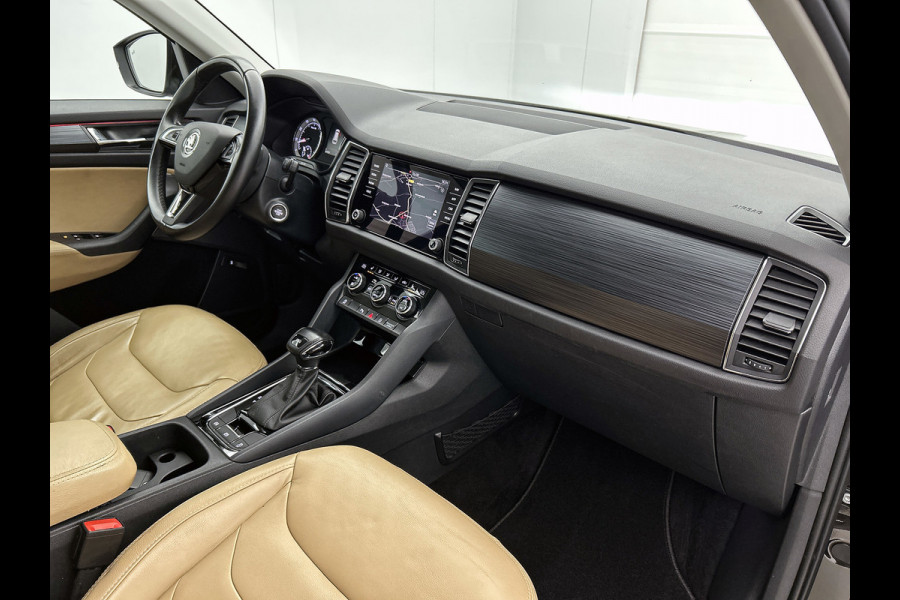 Škoda Kodiaq 1.5 TSI Ambition Business(NL-auto, Dealer OnderH, Trekhaak, Carplay, StoelV V+A, Navi, PDC, Cruise Con, Etc)