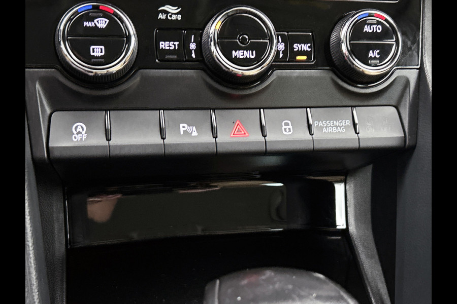 Škoda Kodiaq 1.5 TSI Ambition Business(NL-auto, Dealer OnderH, Trekhaak, Carplay, StoelV V+A, Navi, PDC, Cruise Con, Etc)