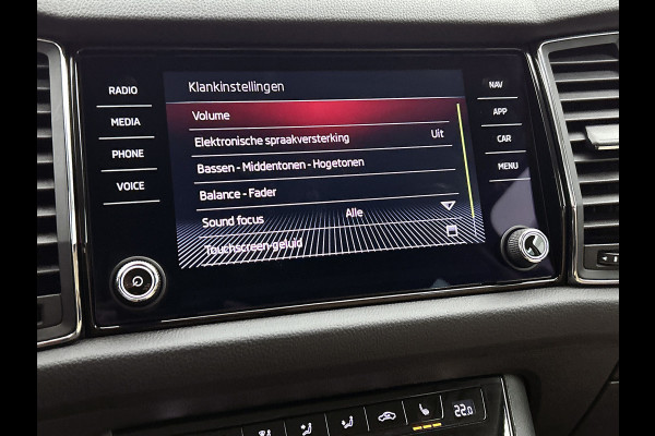 Škoda Kodiaq 1.5 TSI Ambition Business(NL-auto, Dealer OnderH, Trekhaak, Carplay, StoelV V+A, Navi, PDC, Cruise Con, Etc)