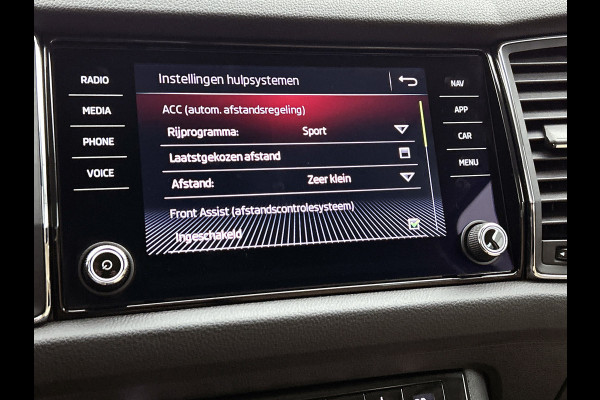 Škoda Kodiaq 1.5 TSI Ambition Business(NL-auto, Dealer OnderH, Trekhaak, Carplay, StoelV V+A, Navi, PDC, Cruise Con, Etc)