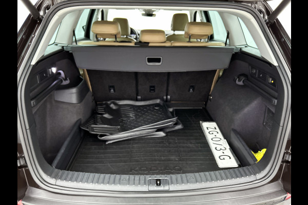 Škoda Kodiaq 1.5 TSI Ambition Business(NL-auto, Dealer OnderH, Trekhaak, Carplay, StoelV V+A, Navi, PDC, Cruise Con, Etc)