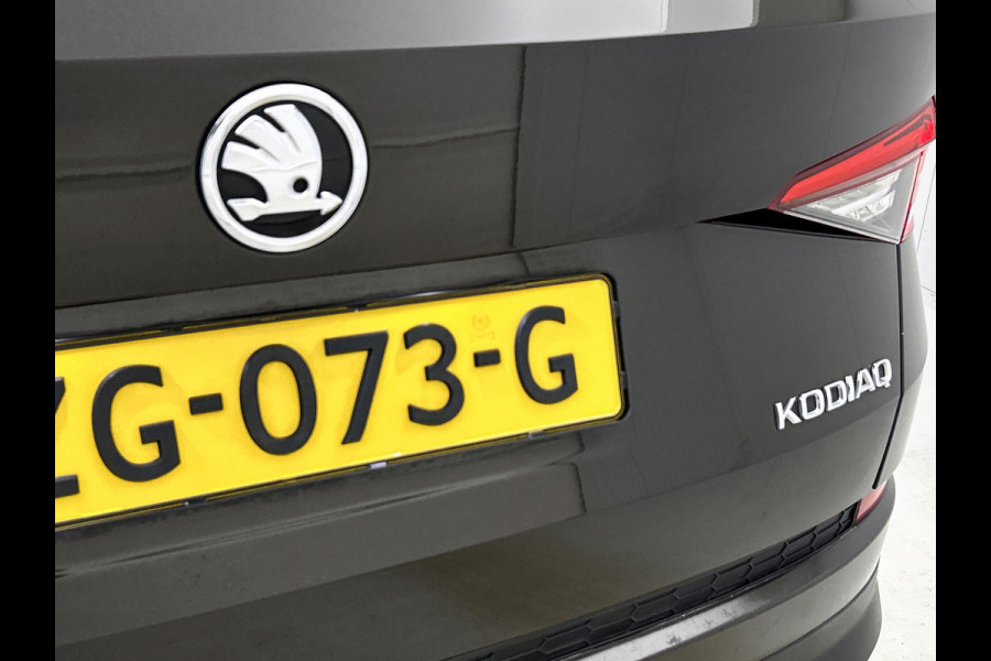 Škoda Kodiaq 1.5 TSI Ambition Business(NL-auto, Dealer OnderH, Trekhaak, Carplay, StoelV V+A, Navi, PDC, Cruise Con, Etc)