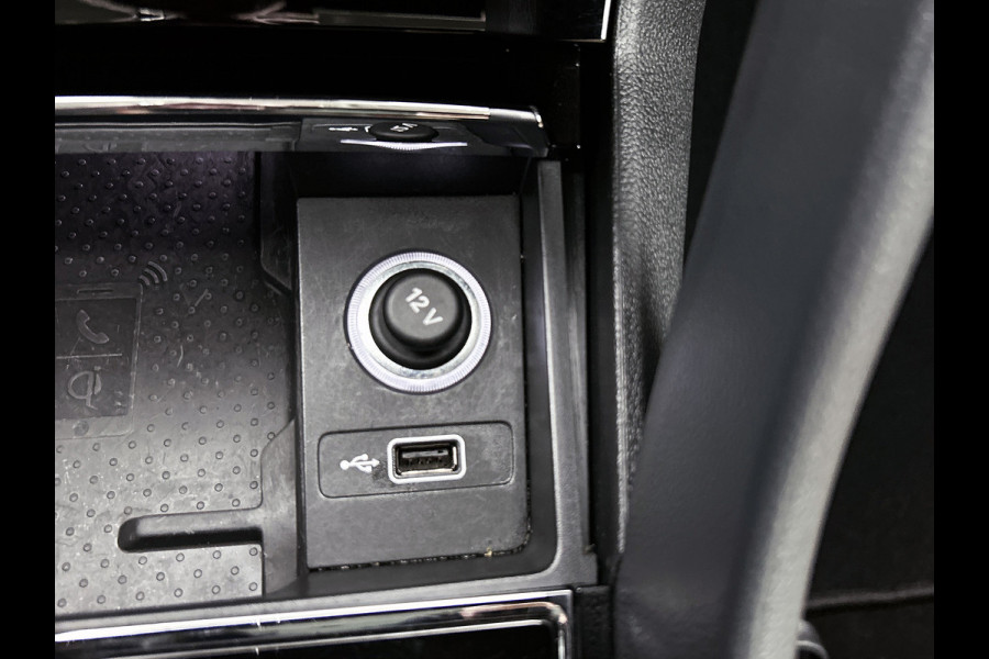 Škoda Kodiaq 1.5 TSI Ambition Business(NL-auto, Dealer OnderH, Trekhaak, Carplay, StoelV V+A, Navi, PDC, Cruise Con, Etc)