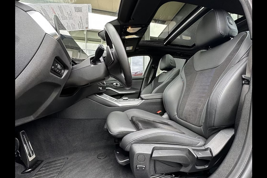 BMW 3 Serie Touring 330e M-SPORT ** ADAPT. LED, HALF-LEDER, HuD, ACC, SHADOW LINE, H&K SOUND, 19-inch LMV ** 1e EIG - UNFALLFREI ** ** INFORMEER OOK NAAR ONZE AANTREKKELIJKE FINANCIAL-LEASE TARIEVEN **