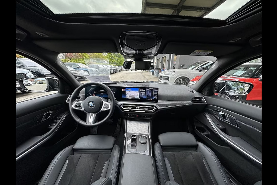 BMW 3 Serie Touring 330e M-SPORT ** ADAPT. LED, HALF-LEDER, HuD, ACC, SHADOW LINE, H&K SOUND, 19-inch LMV ** 1e EIG - UNFALLFREI ** ** INFORMEER OOK NAAR ONZE AANTREKKELIJKE FINANCIAL-LEASE TARIEVEN **