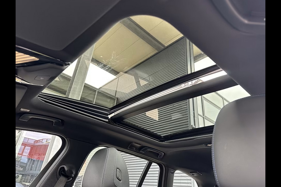 BMW 3 Serie Touring 330e M-SPORT ** ADAPT. LED, HALF-LEDER, HuD, ACC, SHADOW LINE, H&K SOUND, 19-inch LMV ** 1e EIG - UNFALLFREI ** ** INFORMEER OOK NAAR ONZE AANTREKKELIJKE FINANCIAL-LEASE TARIEVEN **