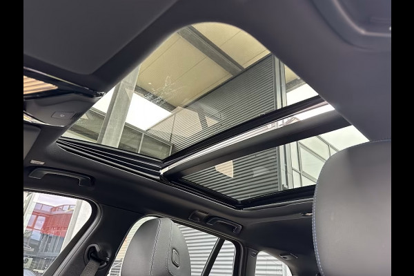 BMW 3 Serie Touring 330e M-SPORT ** ADAPT. LED, HALF-LEDER, HuD, ACC, SHADOW LINE, H&K SOUND, 19-inch LMV ** 1e EIG - UNFALLFREI ** ** INFORMEER OOK NAAR ONZE AANTREKKELIJKE FINANCIAL-LEASE TARIEVEN **