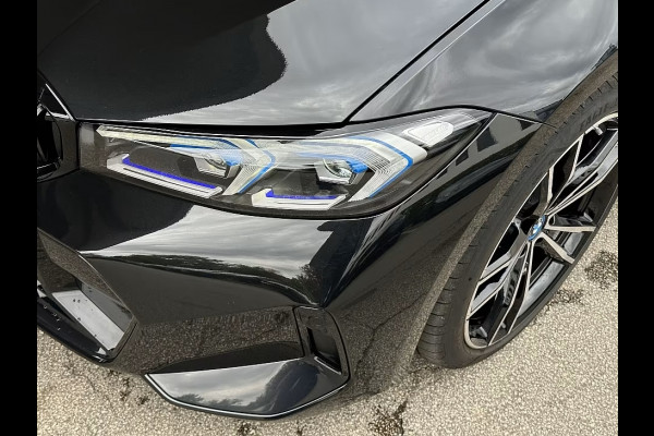 BMW 3 Serie Touring 330e M-SPORT ** ADAPT. LED, HALF-LEDER, HuD, ACC, SHADOW LINE, H&K SOUND, 19-inch LMV ** 1e EIG - UNFALLFREI ** ** INFORMEER OOK NAAR ONZE AANTREKKELIJKE FINANCIAL-LEASE TARIEVEN **