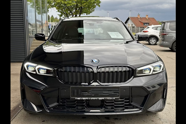 BMW 3 Serie Touring 330e M-SPORT ** ADAPT. LED, HALF-LEDER, HuD, ACC, SHADOW LINE, H&K SOUND, 19-inch LMV ** 1e EIG - UNFALLFREI ** ** INFORMEER OOK NAAR ONZE AANTREKKELIJKE FINANCIAL-LEASE TARIEVEN **