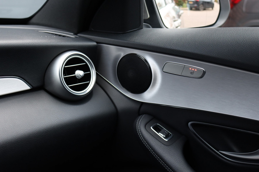 Mercedes-Benz C-Klasse 180 Business Solution AMG | Camera | Leder | High Performance LED | Stoelverwarming | 18'' inch | Inparkeerpakket |