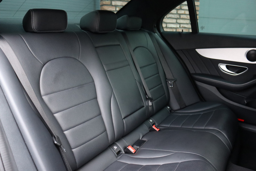 Mercedes-Benz C-Klasse 180 Business Solution AMG | Camera | Leder | High Performance LED | Stoelverwarming | 18'' inch | Inparkeerpakket |