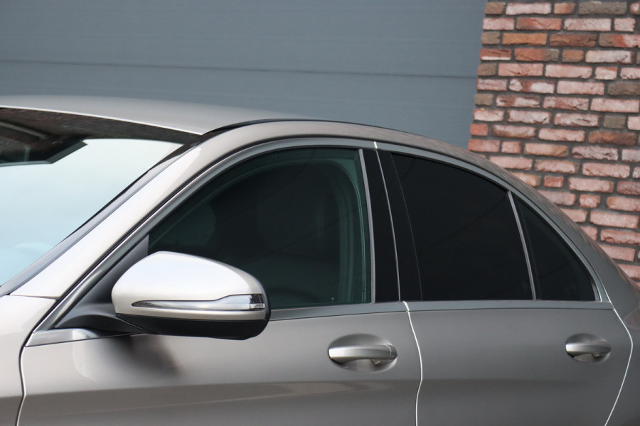 Mercedes-Benz C-Klasse 180 Business Solution AMG | Camera | Leder | High Performance LED | Stoelverwarming | 18'' inch | Inparkeerpakket |