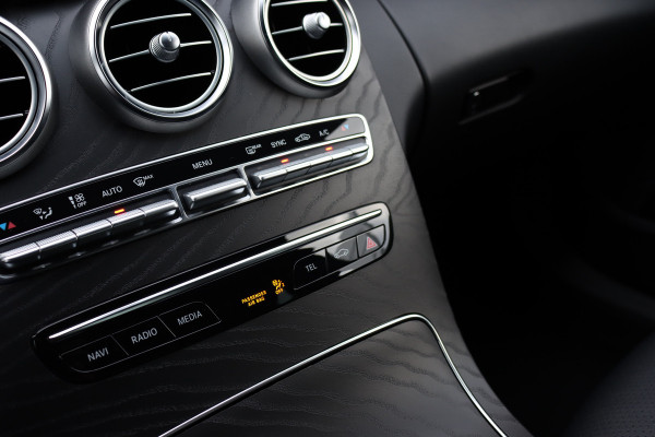 Mercedes-Benz C-Klasse 180 Business Solution AMG | Camera | Leder | High Performance LED | Stoelverwarming | 18'' inch | Inparkeerpakket |