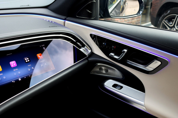 Mercedes-Benz E-Klasse Estate 300 de AMG Line | MBUX Hyperscreen | Distronic+ | Burmester 4D | Memory | Stoelventilatie | 3D-Display | HUD | Trekhaak | Digital Light | Surround Camera |
