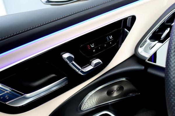 Mercedes-Benz E-Klasse Estate 300 de AMG Line | MBUX Hyperscreen | Distronic+ | Burmester 4D | Memory | Stoelventilatie | 3D-Display | HUD | Trekhaak | Digital Light | Surround Camera |