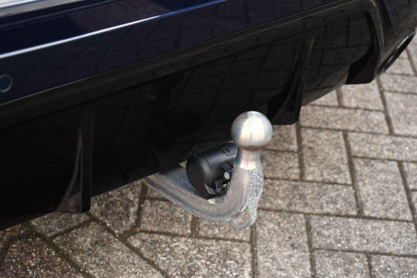 BMW 3 Serie Touring 330e M-Sport LCI-2 Pano Trekh ACC H/K 360 HUD 19inch