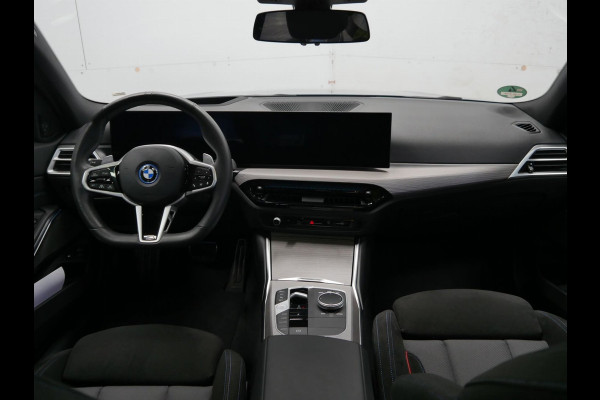 BMW 3 Serie Touring 330e M-Sport LCI-2 Pano Trekh ACC H/K 360 HUD 19inch