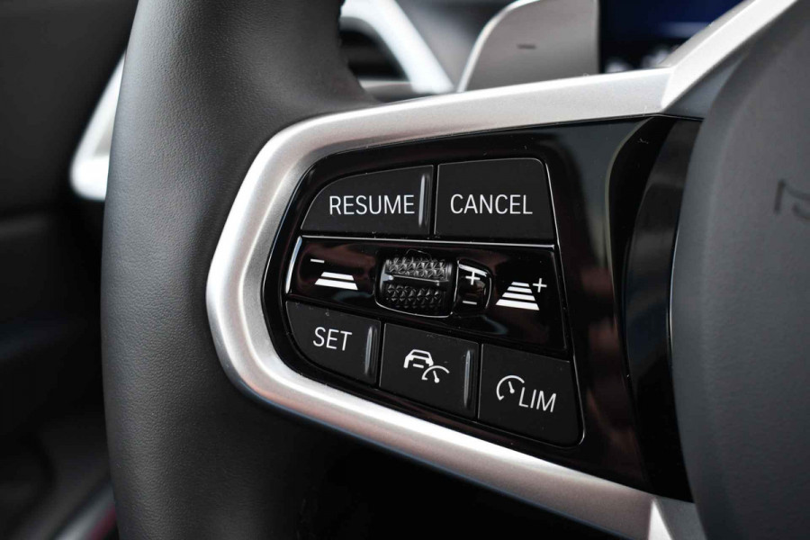 BMW 3 Serie Touring 330e M-Sport LCI-2 Pano Trekh ACC 360 HUD 19inch