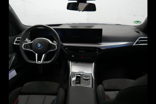 BMW 3 Serie Touring 330e M-Sport LCI-2 Pano Trekh ACC 360 HUD 19inch