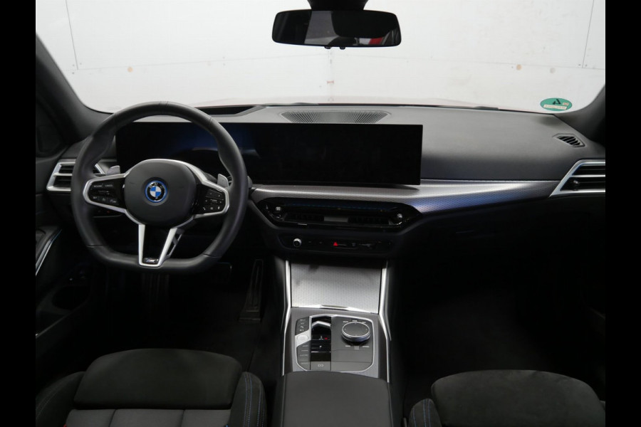 BMW 3 Serie Touring 330e M-Sport Pro LCI-2 Pano Trekh 360 HUD 19inch El-zetels