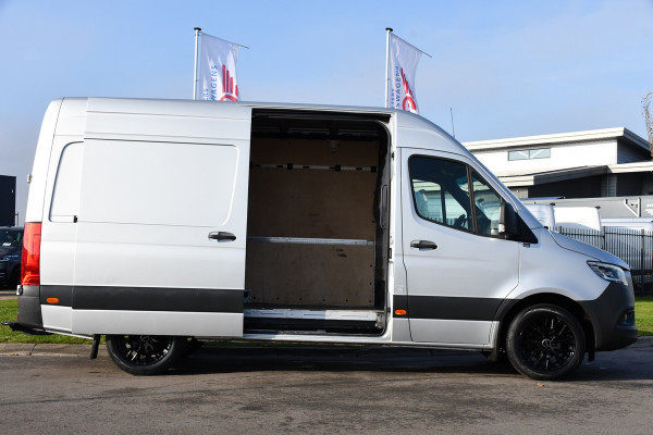 Mercedes-Benz Sprinter 319 1.9 CDI L2H2 RWD PB Edition Camera, Cruise, Carplay, 190pk, LED, 3500kg Trekhaak, Stoelverwarming, Multimedia, Uniek!